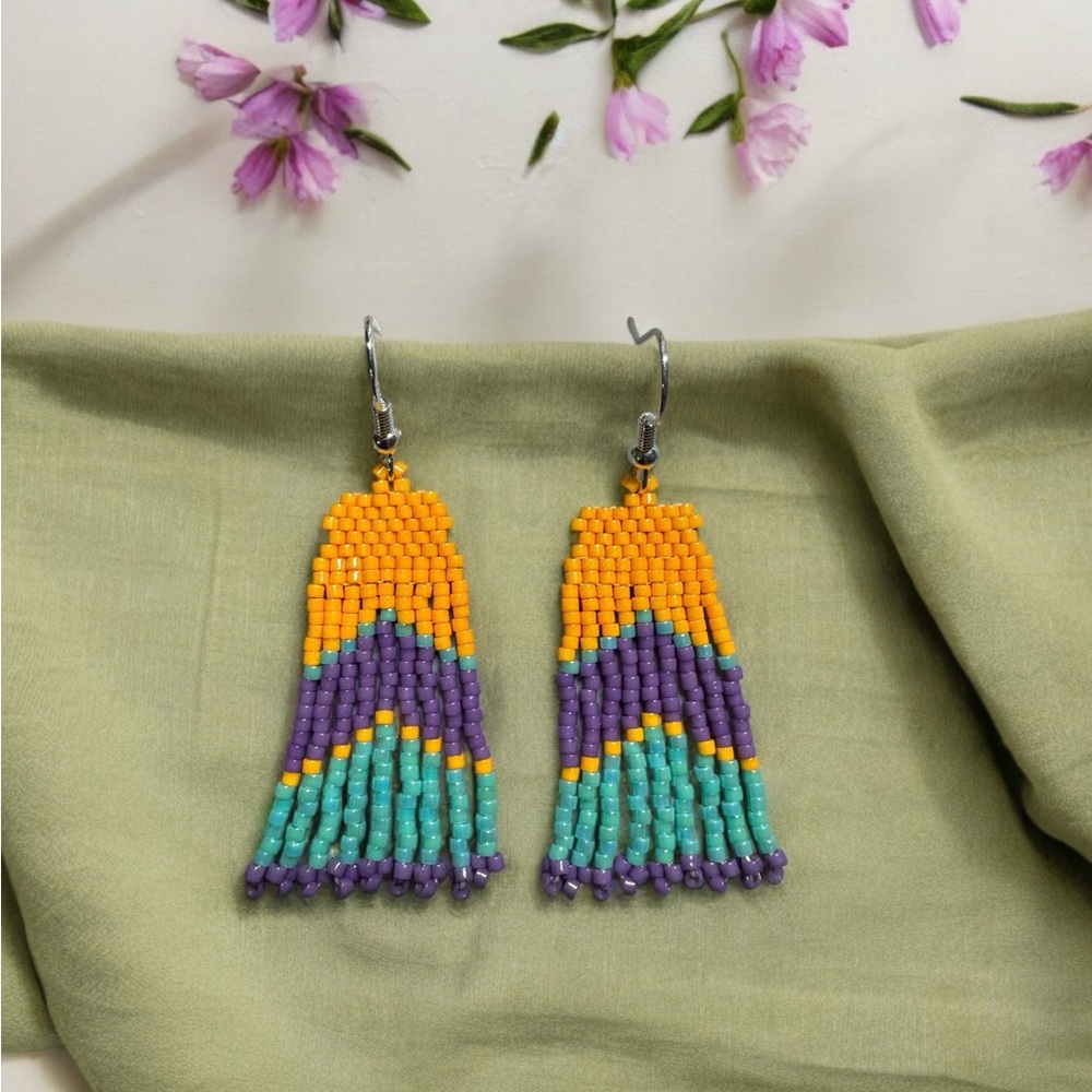Handmade Seed Bead Beaded Dangle Earrings Native American Themed 2”x5/8” NEW